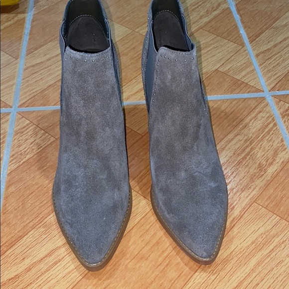 NIB Marc Fisher grayish boots size: 9M - Picture 2 of 10